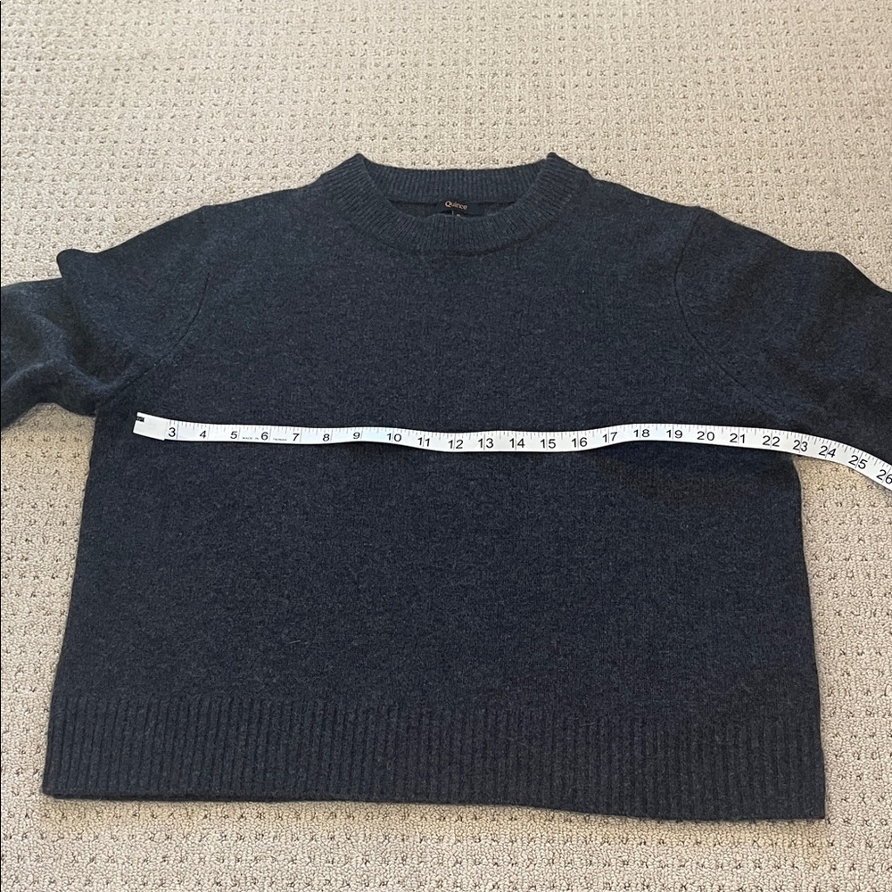 Quince cashmere charcoal grey crew neck sweater small